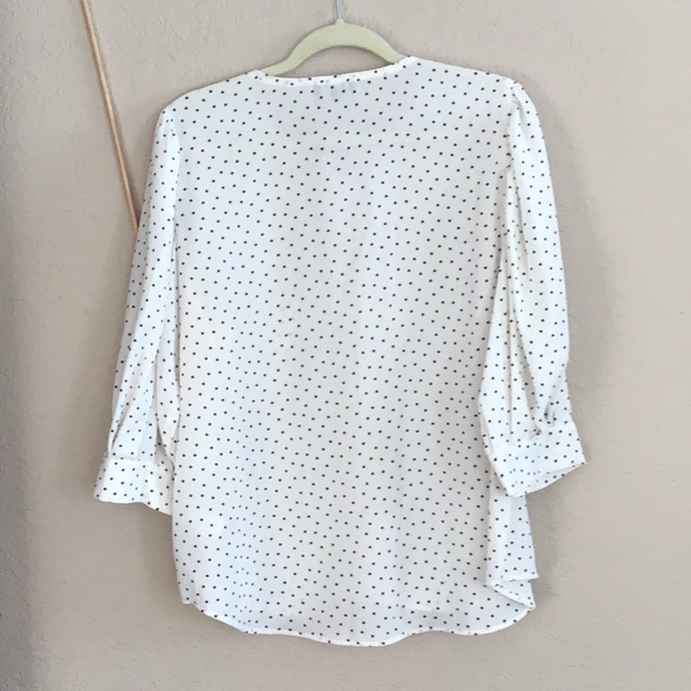 NEVER WORN white & black polka dots ultra feminine blouse, size Large - Picture 4 of 9